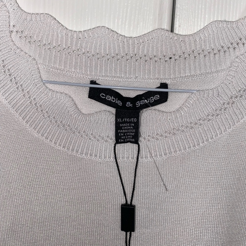 Sleeveless sweater